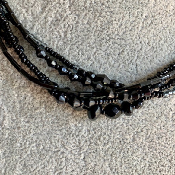 LC Liz Claiborne Jet Black Beaded 5 Strand Choker - Picture 3 of 5